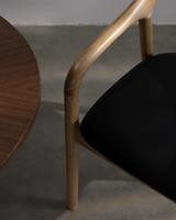 Silla de comedor de madera con respaldo arqueado | Ergonómica | Natural y nogal