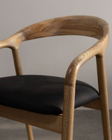 Silla de comedor de madera con respaldo arqueado | Ergonómica | Natural y nogal